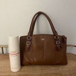 Coach handbag + fabric cleaner 👜